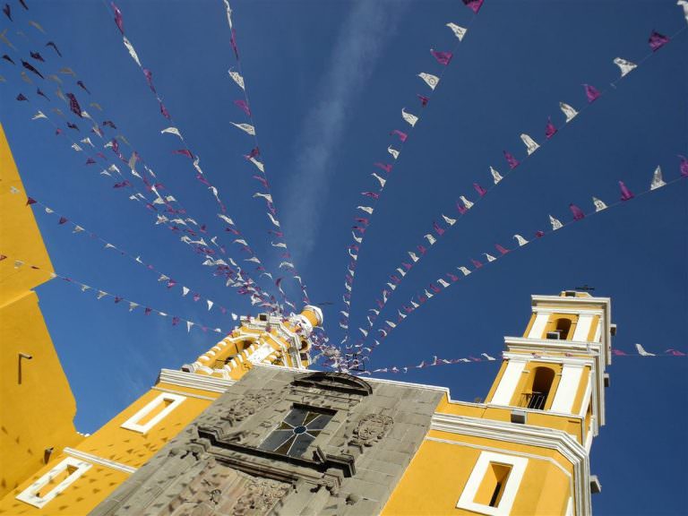 Lee más sobre el artículo México, Puebla y  Cholula, el color está en las calles