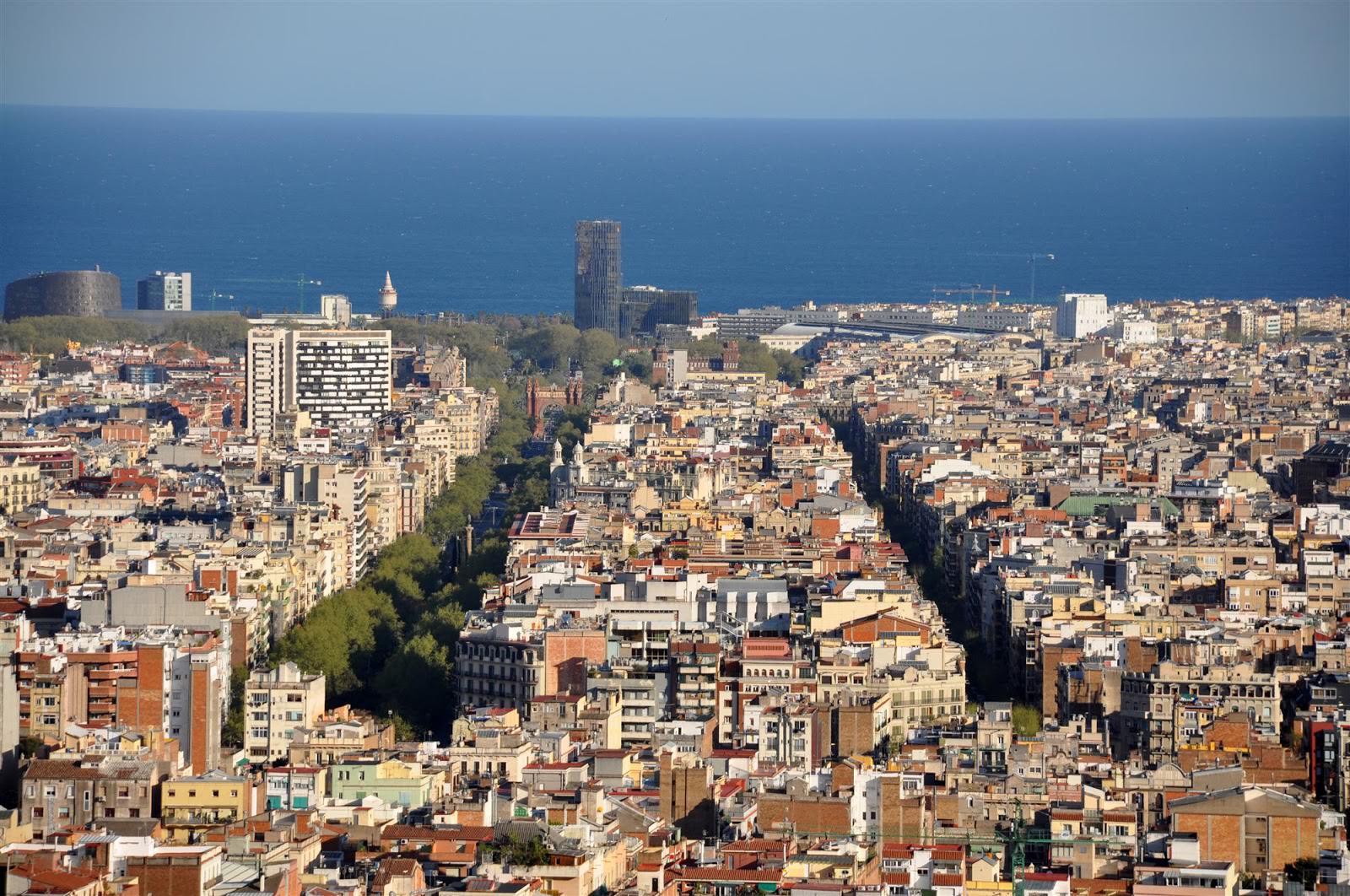 En este momento estás viendo Barcelona – Barrios alternativos Gràcia – El Raval