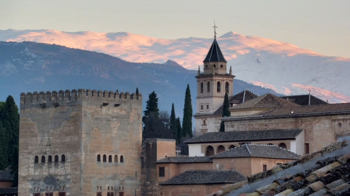 En este momento estás viendo Granada, una joya en Andalucía