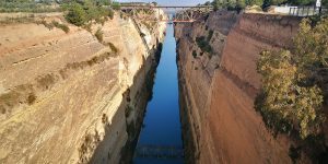Lee más sobre el artículo El canal de Corinto, ingeniería en mayúsculas